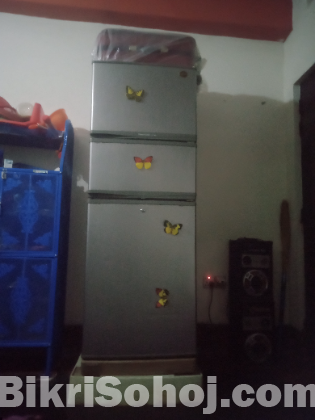 ফ্রিজ